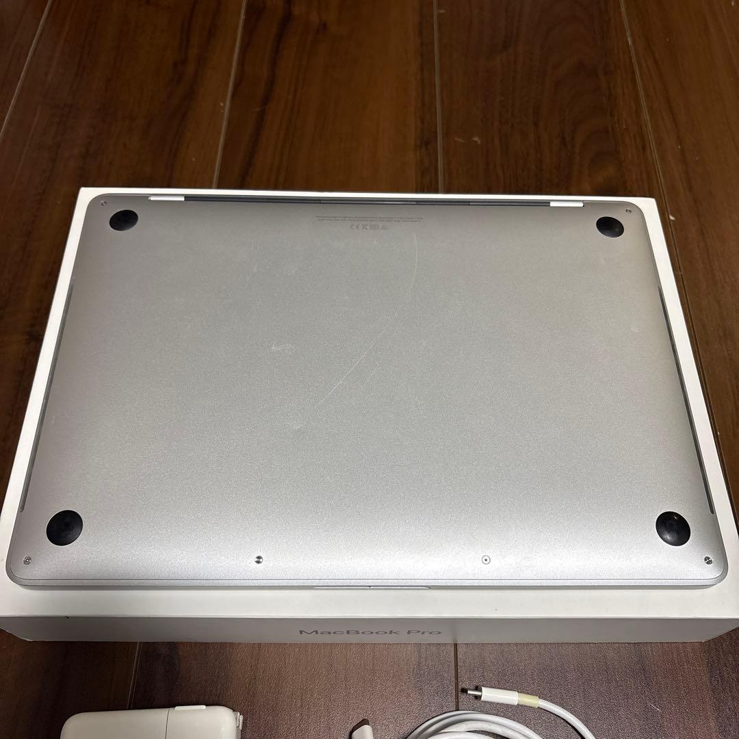 MacBook Pro (13インチ 2020 TB3×4ポート)