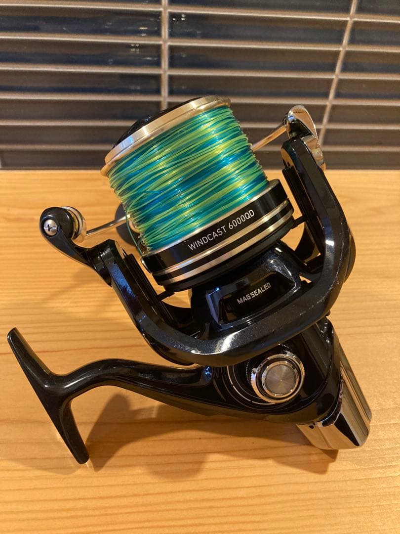 ダイワ　WINDCAST 6000QD スピニングリール SLPパワーライトノブ