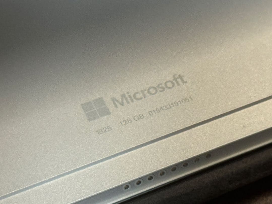 M*a様 Microsoft surface Intel Pentium 8/1