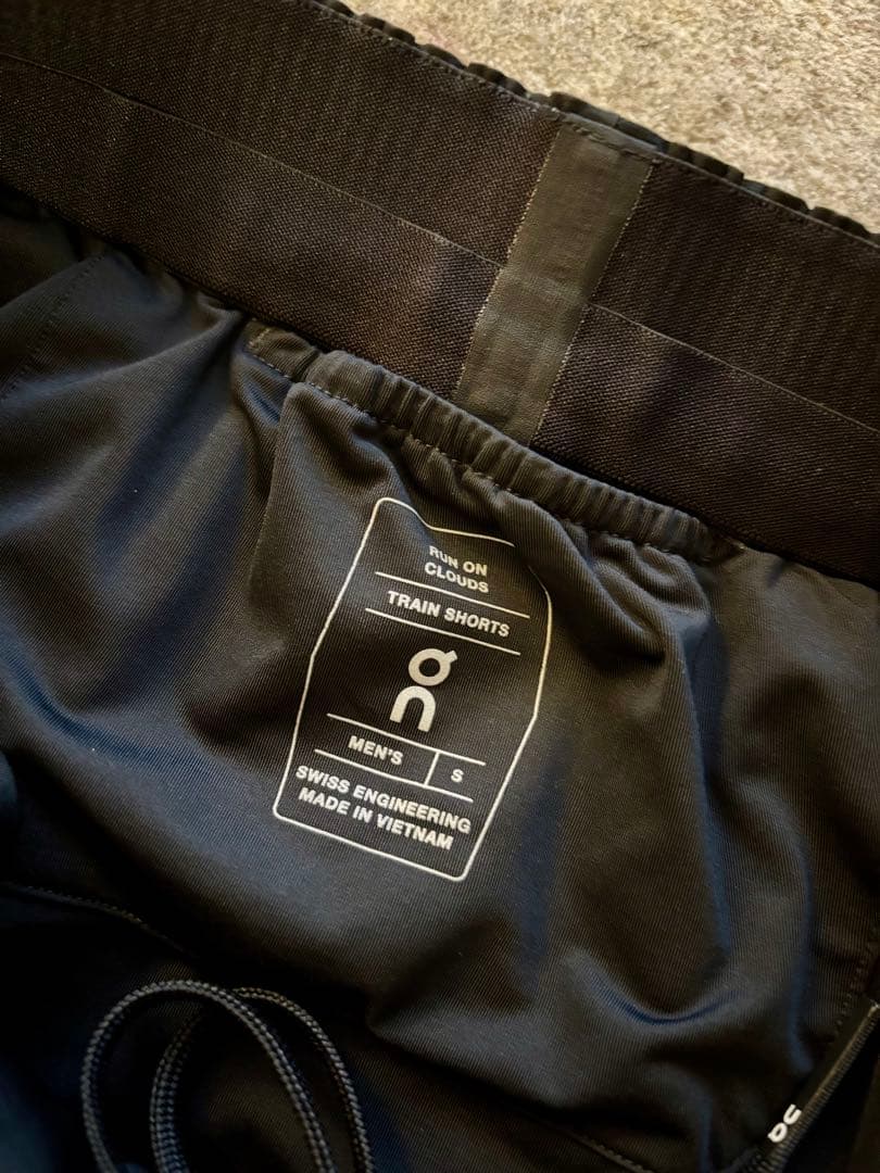 On Train Shorts メンズS 黒　トレインショーツ　ショートパンツ