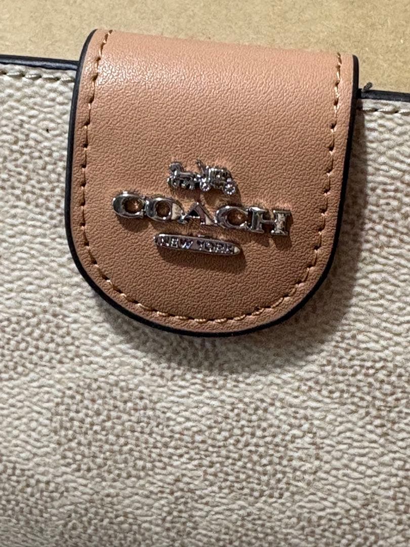 COACH 2つ折り財布