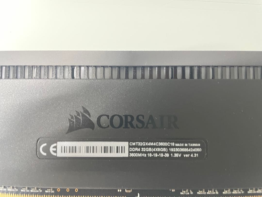 CORSAIR DDR4 32GB (4x8GB) 3600MHz メモリ