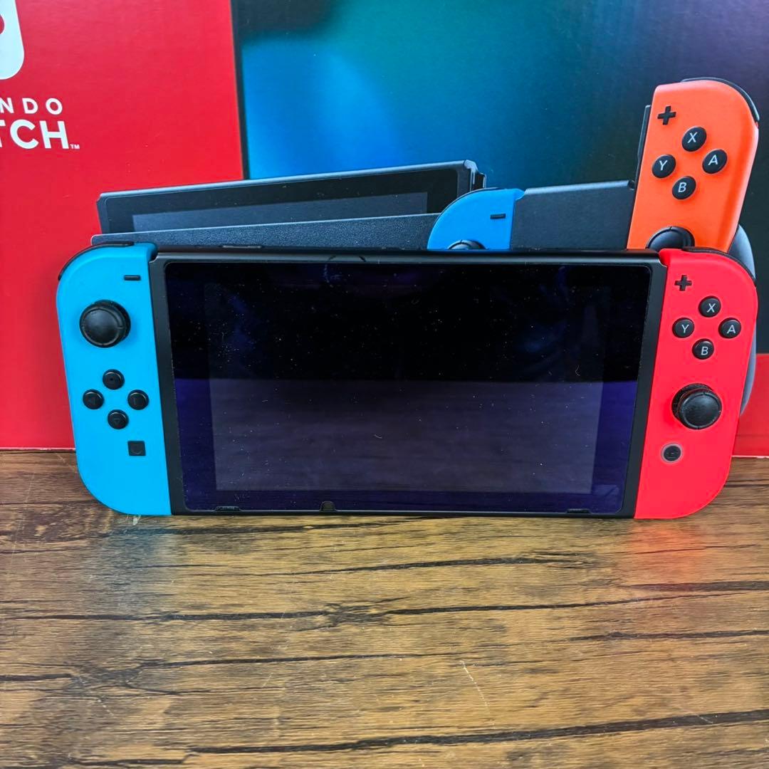 【送料込】Nintendo Switch バッテリー強化版　箱付き　おまけ付き