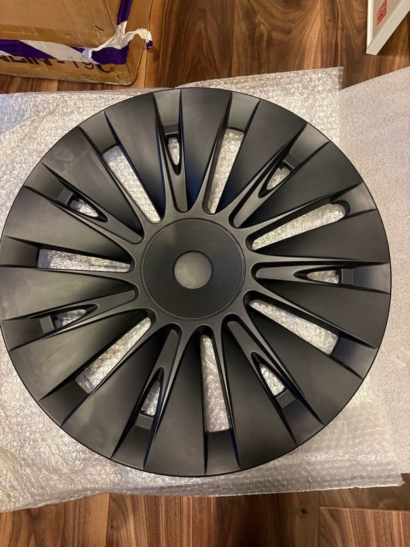 テスラ19インチ マットブラック ホイールカバー 4個セット(Tesla)