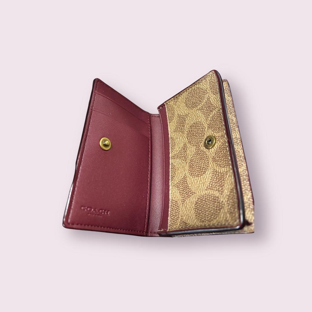 ☆ COACH ☆ ビジネスカード ☆ 名刺入れ ☆ マチ付き　オシャレ小物☆