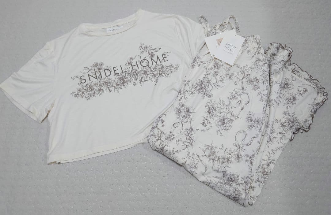 完売品 スナイデルホーム SNIDEL 花柄 フラワー セットアップ