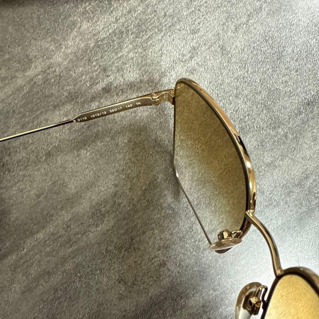 BURBERRY ゴールドフレーム サングラス