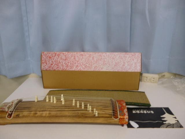 短琴 ミニ琴 箏 和楽器 弦楽器 13弦 　畳付　値下、値引不可