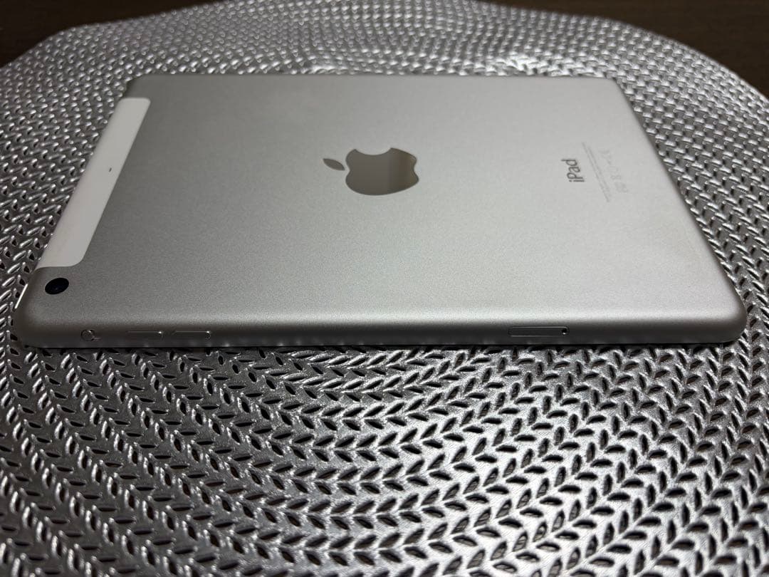 iPad mini3 64GBセルラー au Wi-Fi利用可 初期化済 動作品