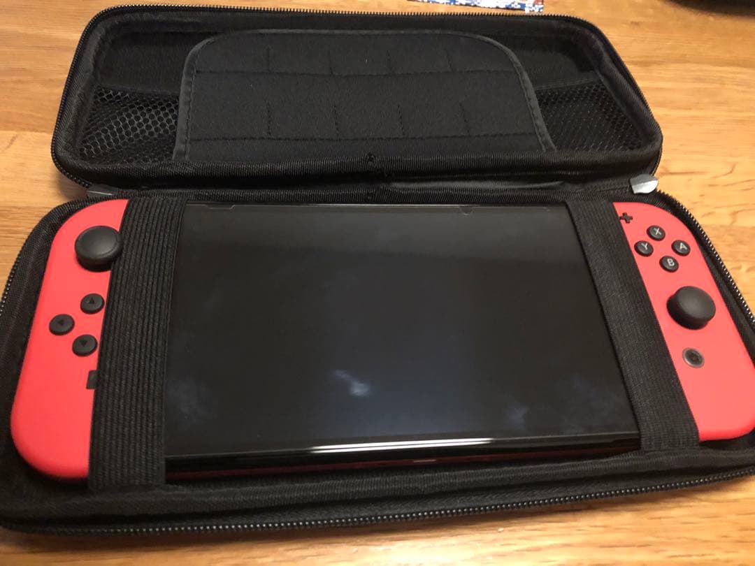 任天堂Switch 本体　マリオカート8 デラックス