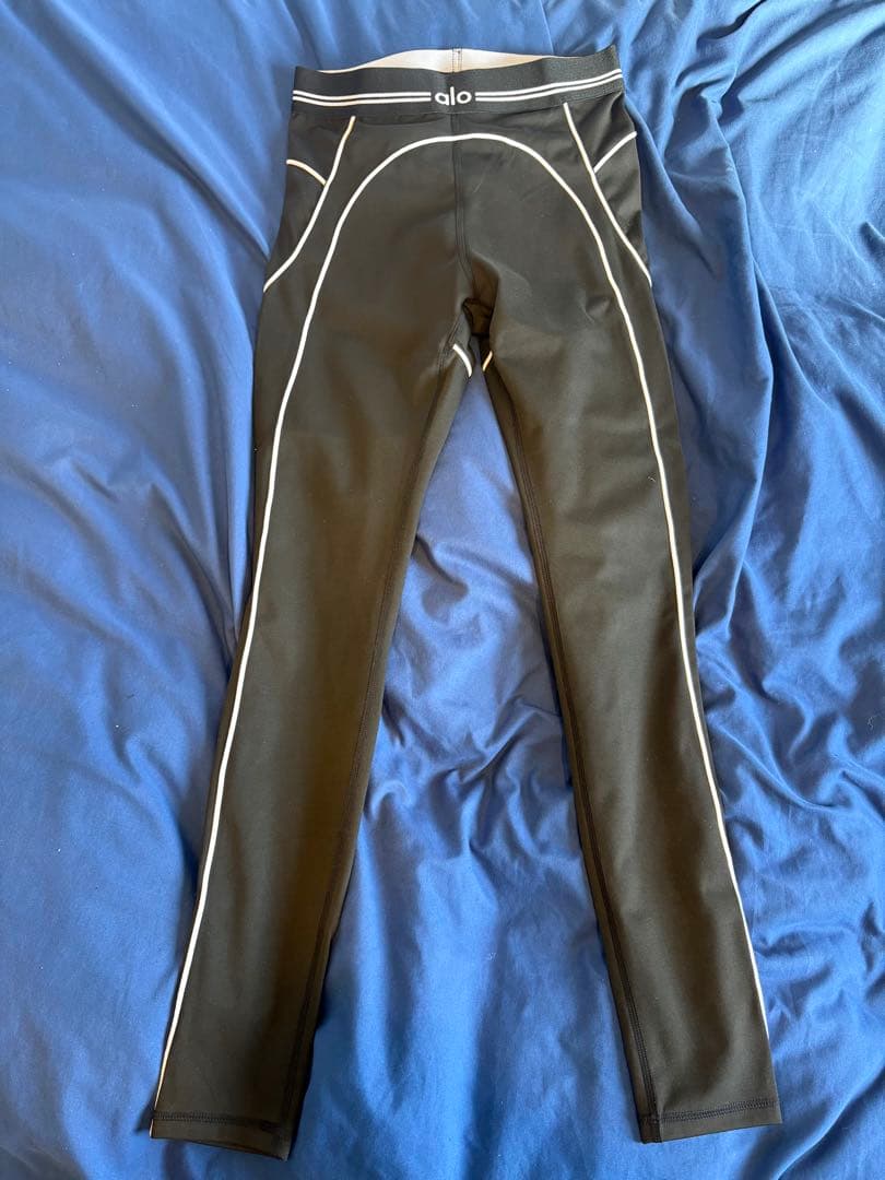 新品未使用alo yoga Airbrush Heart Throb セットブラ