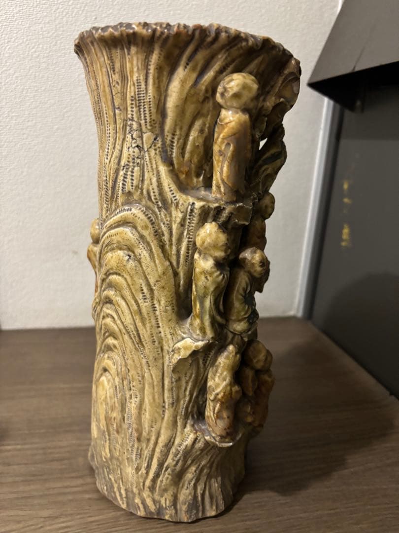 骨董　立体人物多数　陶器　花瓶　大仏様　僧侶　寺院　高さ28cm