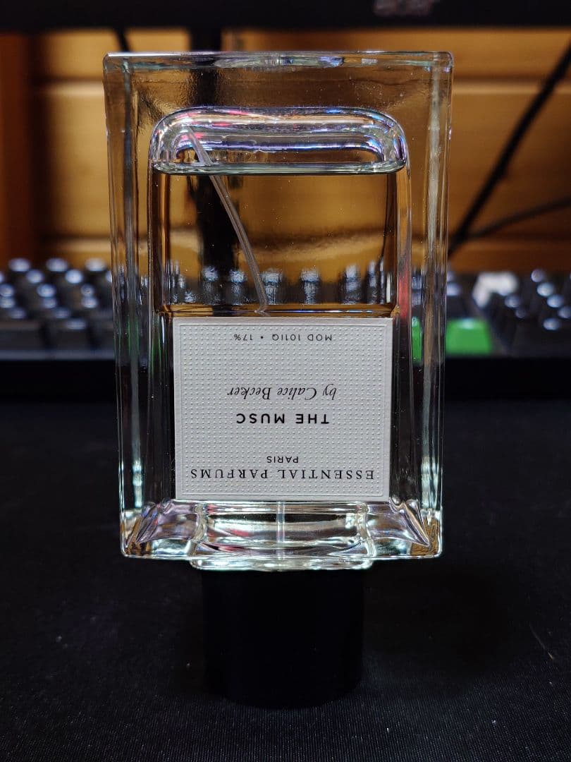 ESSENTIAL PARFUMS THE MUSC 100ml 残95%
