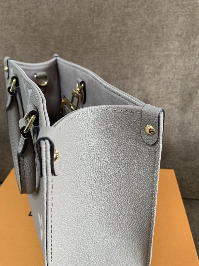 Louis vuitton バイカラー モノグラム アンプラントオンザゴー PM