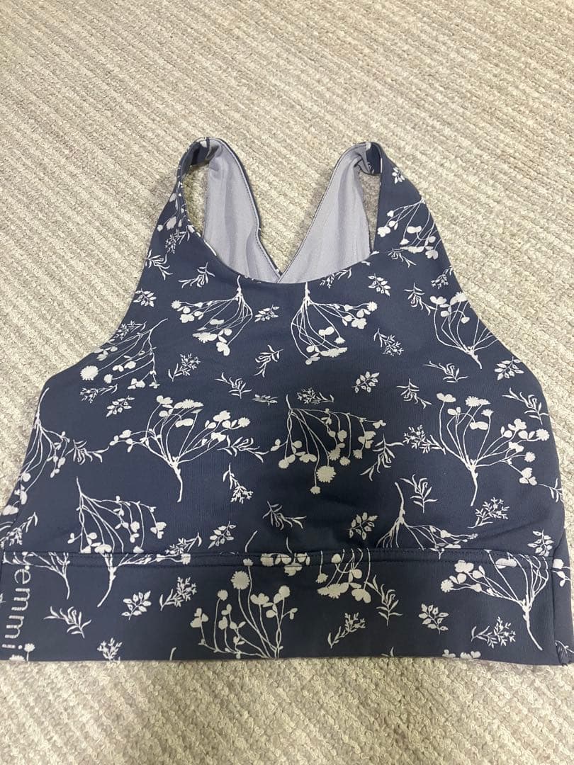 emmi yoga セットアップ　花柄　セットアップ　上下　ネイビー　サイズ1