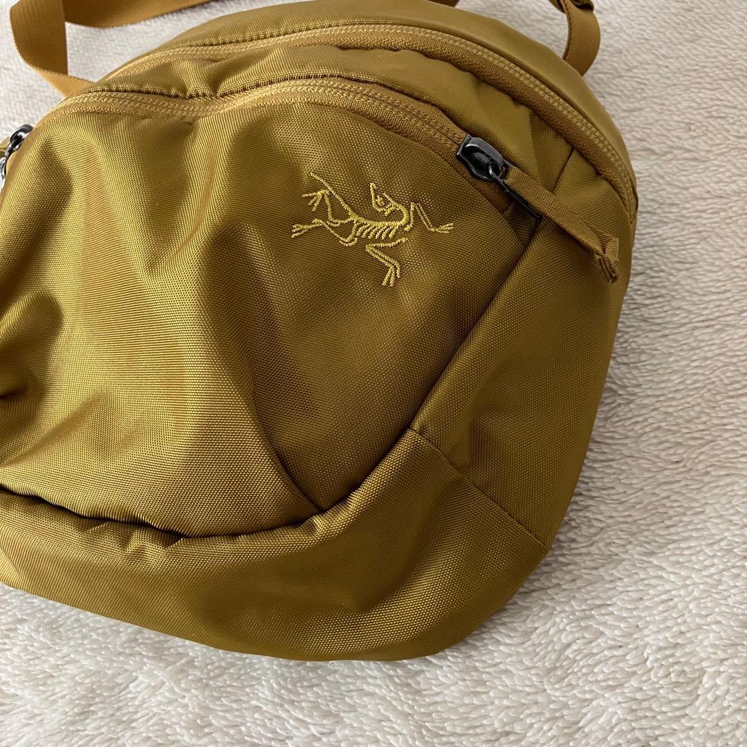 美品 ARC'TERYX mantis2 waistpack GOLD イエロー