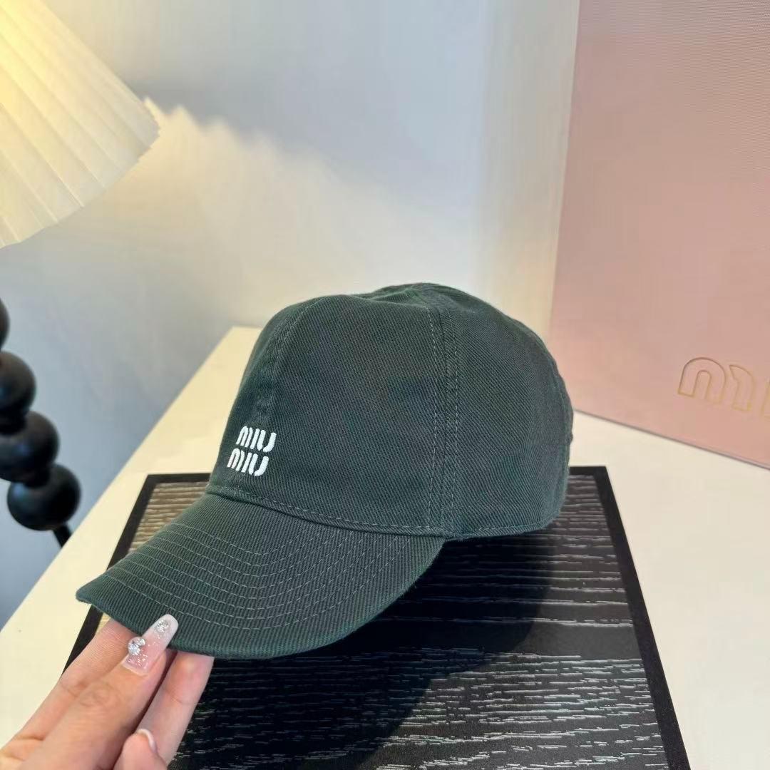 miu miu ダークグリーン ベースボールキャップ