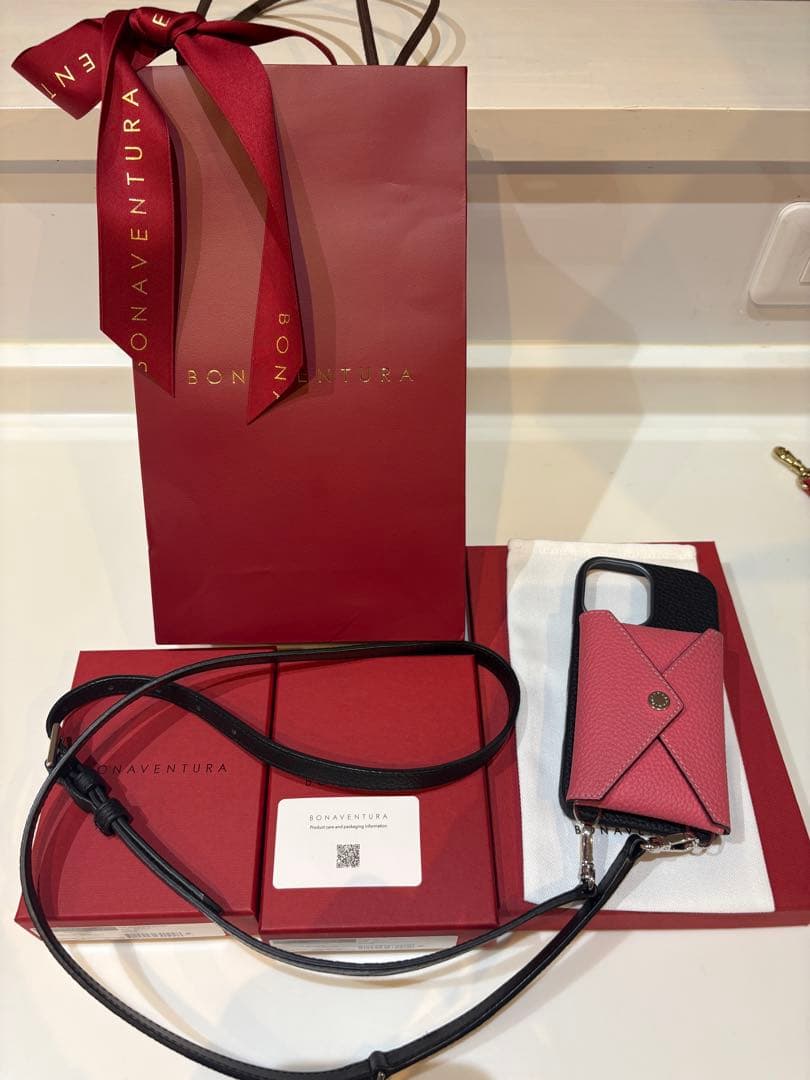 美品 ボナベンチュラ iPhone16ケース カードケース付