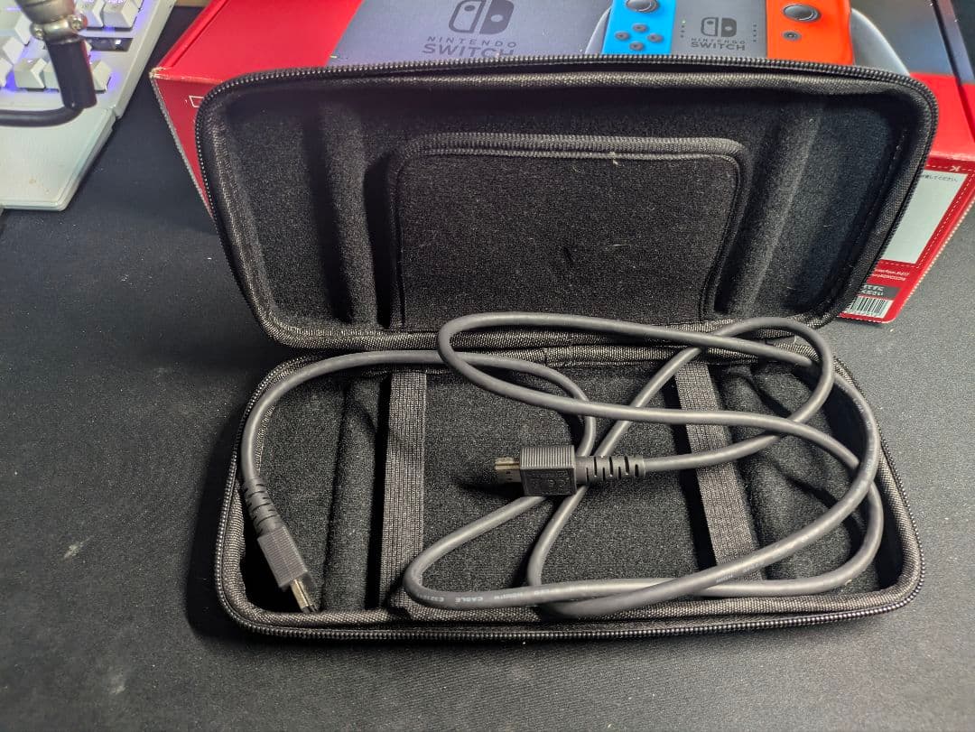 Nintendo Switch 本体＋本体ケース　ジャンク品