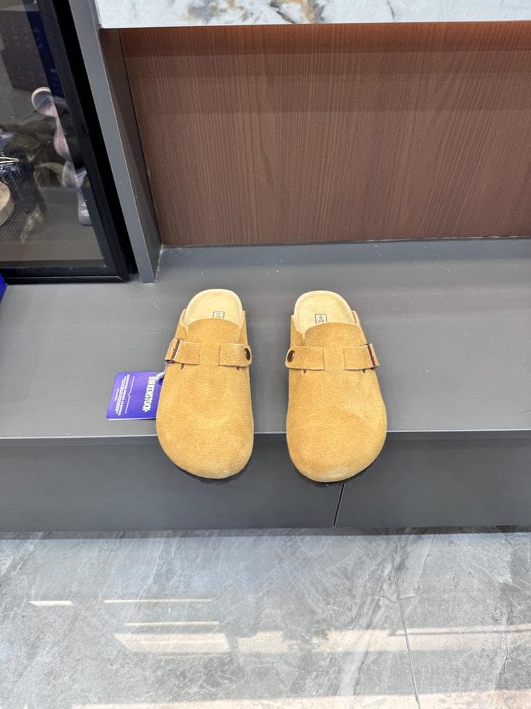 Birkenst○ck スエード クロッグサンダル イエロー