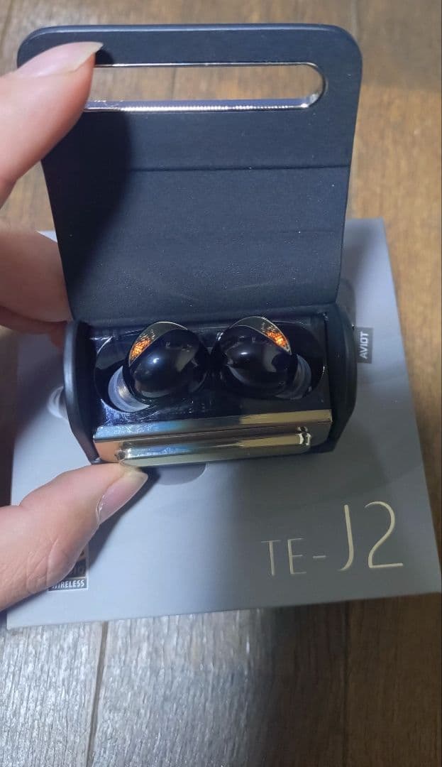 【美品】AVIOT TE-J2 ブラック ワイヤレスイヤホン