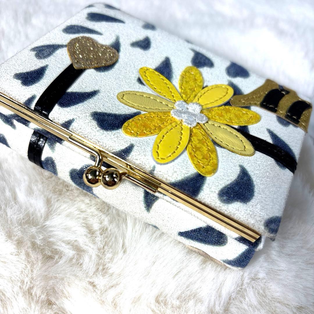 美品✨ツモリチサト　三つ折り財布　がま口　財布　ミニ　花柄　猫　ハート柄 レザー