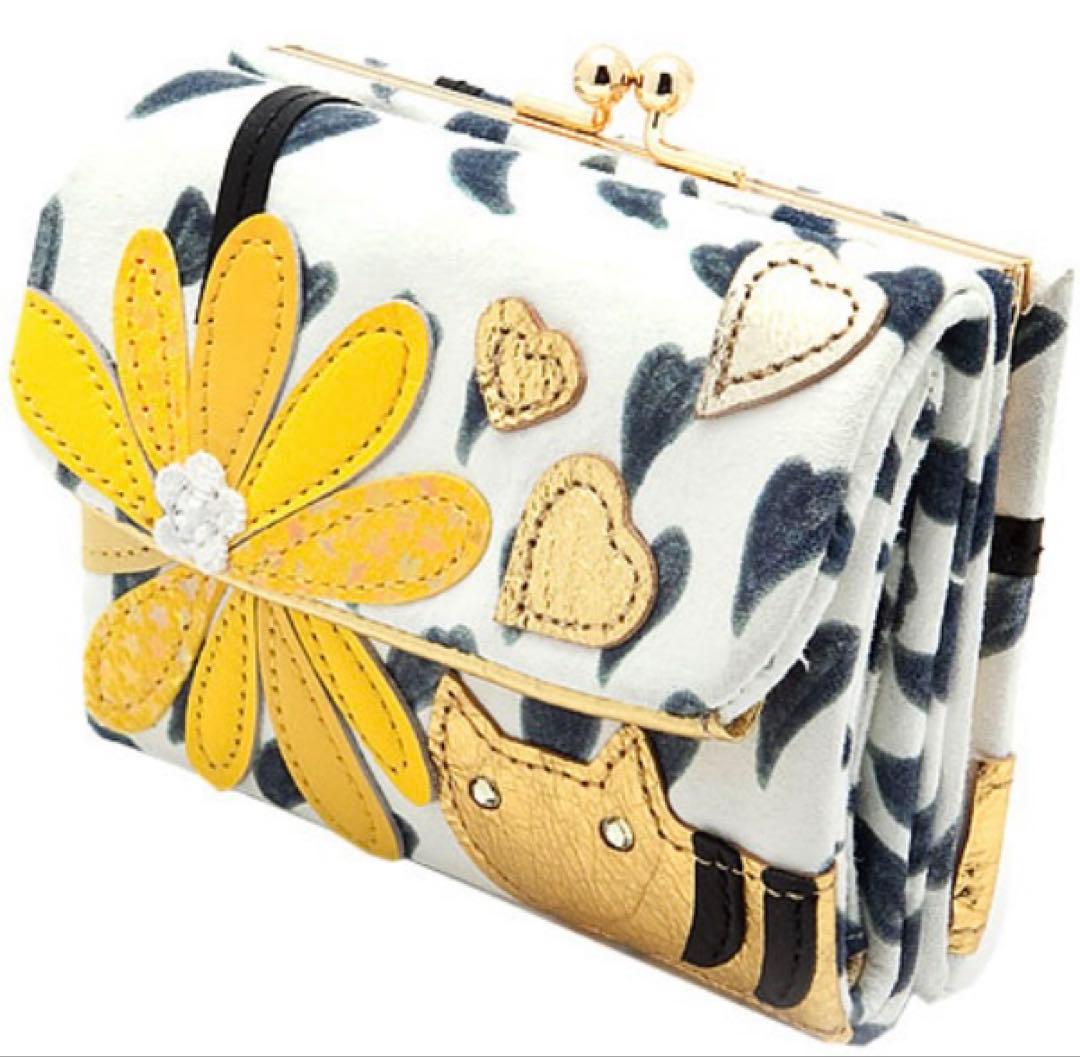 美品✨ツモリチサト　三つ折り財布　がま口　財布　ミニ　花柄　猫　ハート柄 レザー