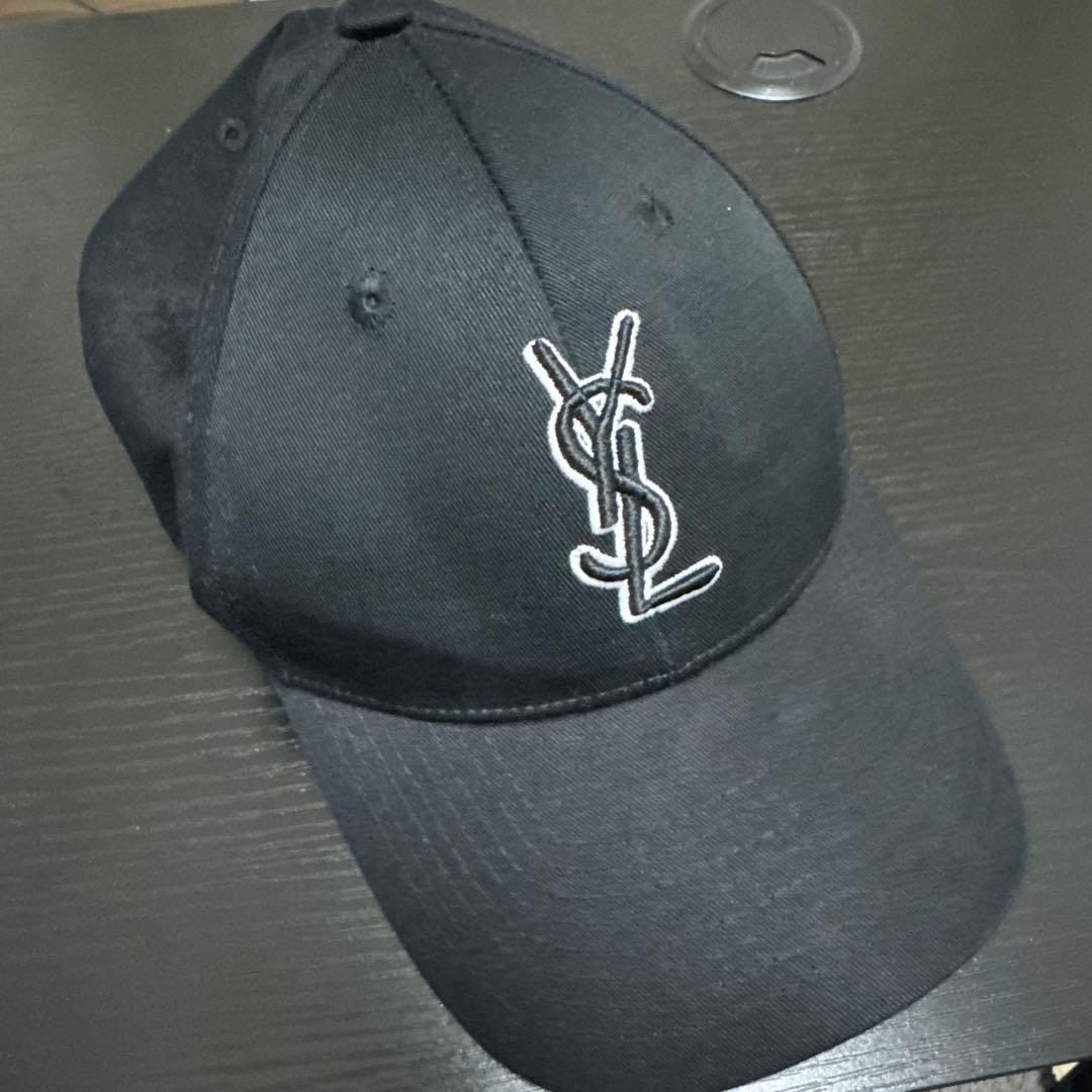 SAINT LAURENT × NEW ERA 9forty キャップ