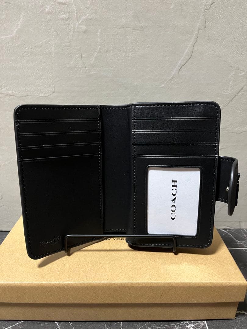 ✨️新品未使用✨️COACHアウトレット ブラック 二つ折り財布