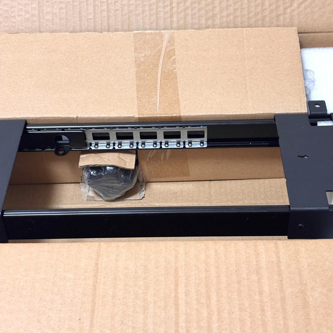 新品・未使用 StarTech.com スライド式キーボードトレイ