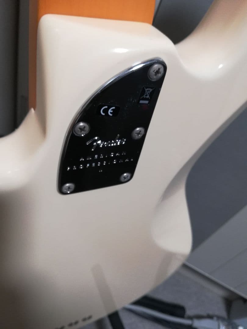 ベース American Professional II Jazz Bass