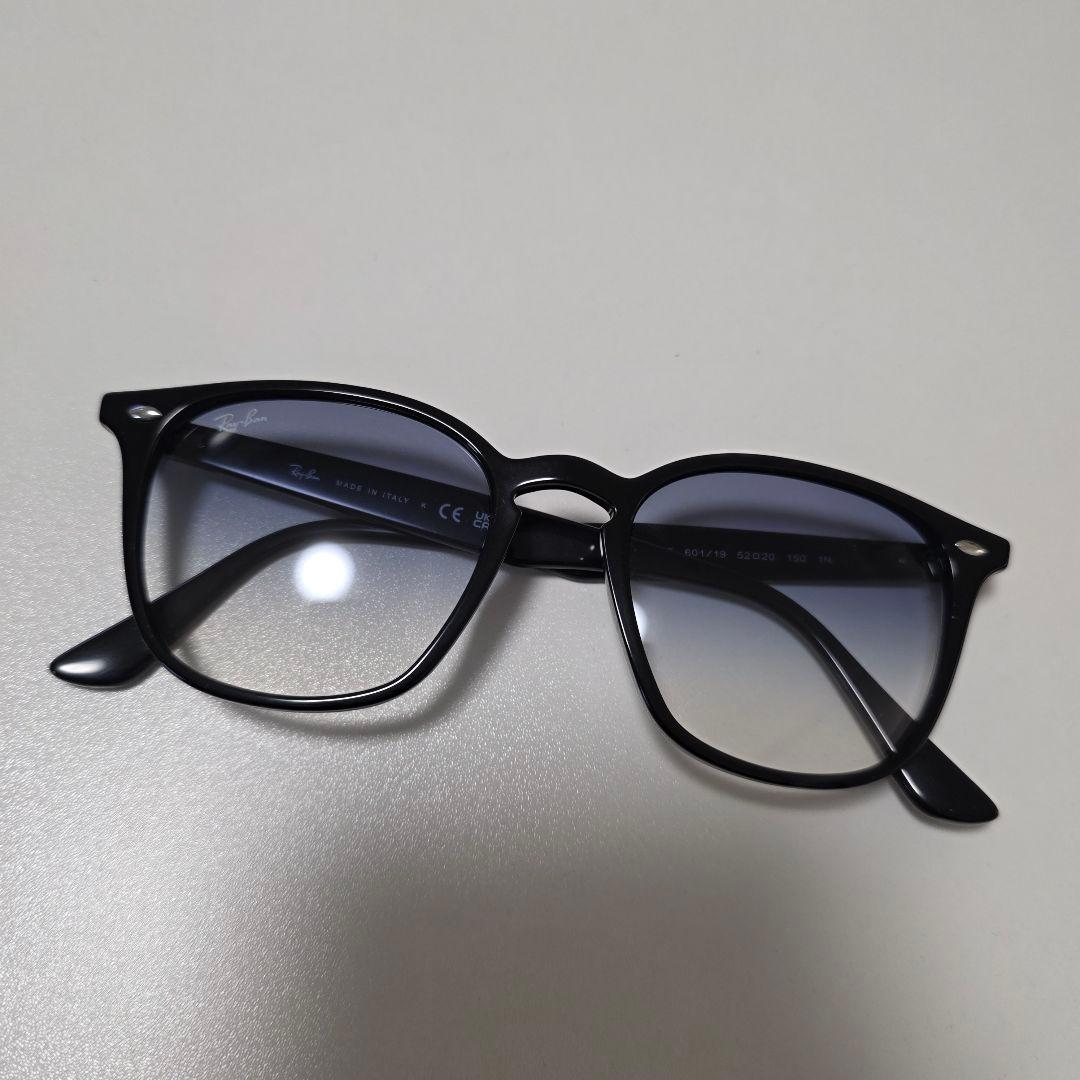 Ray-Ban ブラック サングラス RB4258F