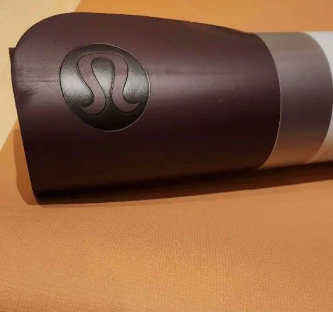 新品美品Lululemon ヨガマット ダークブラウン　定価1万円