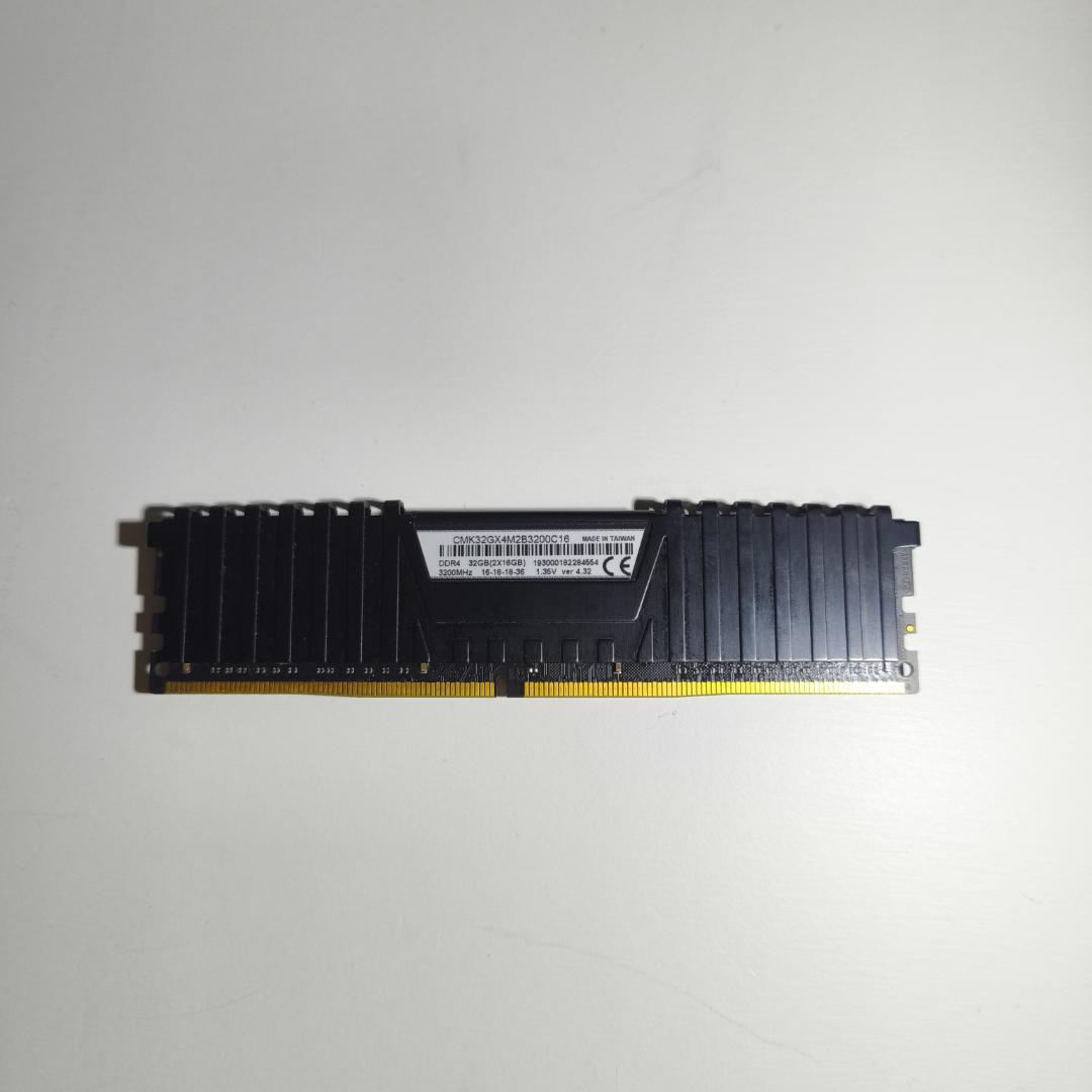 DDR4-3200 16GB(16G×1枚)デスクトップPC用メモリ ジャンク品