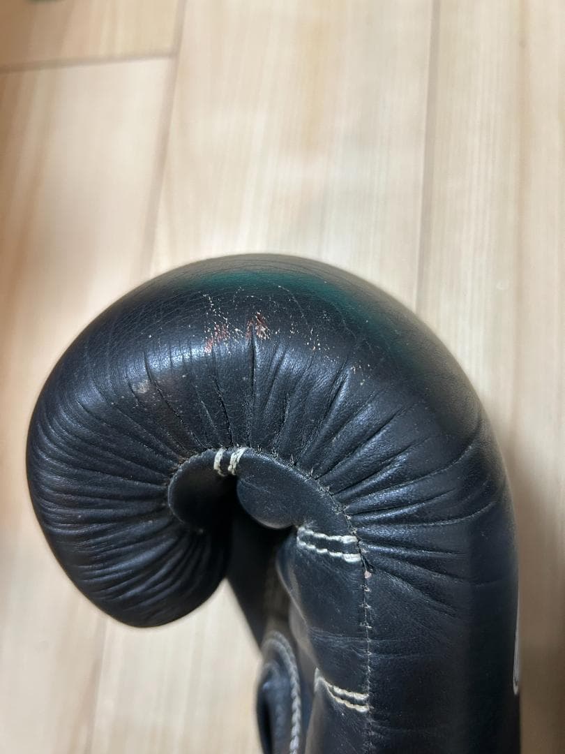 WINDYグローブ 16オンス　黒