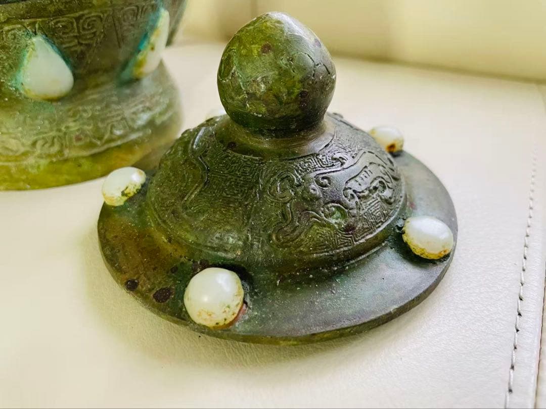 玉付き青銅器ドラゴン龍の壺