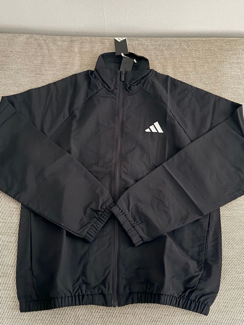 【】adidas ウィンドブレーカー　上下セット　新品未使用