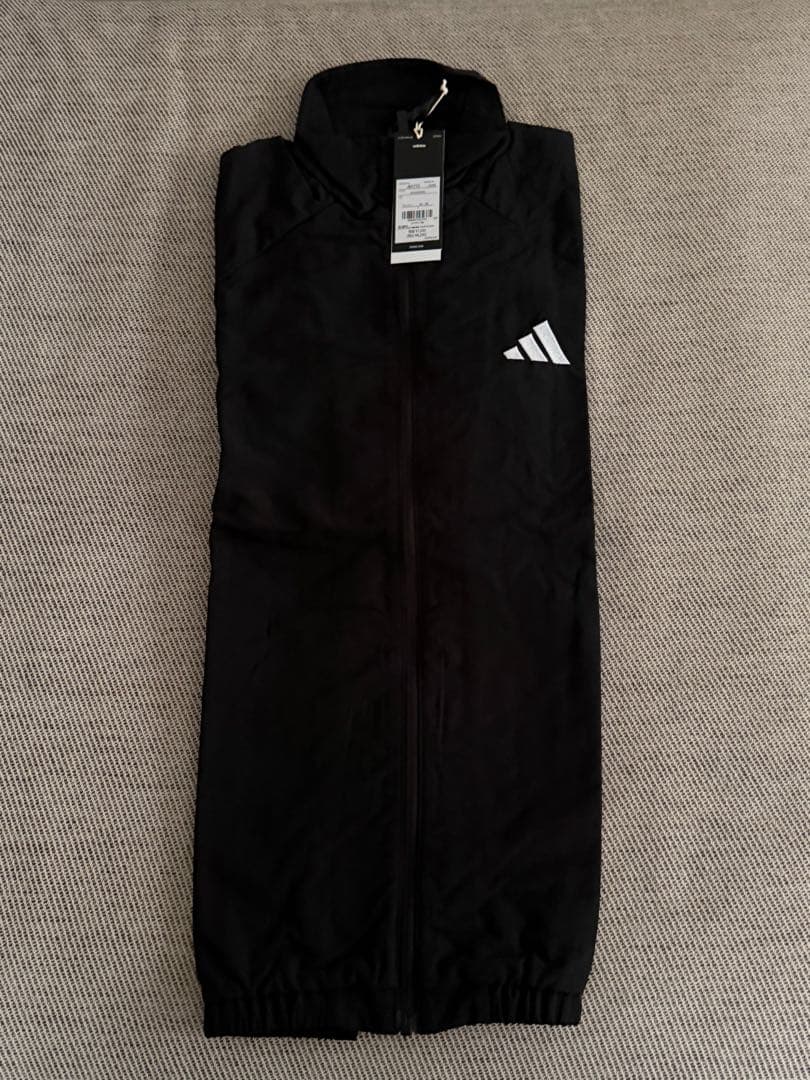 【】adidas ウィンドブレーカー　上下セット　新品未使用