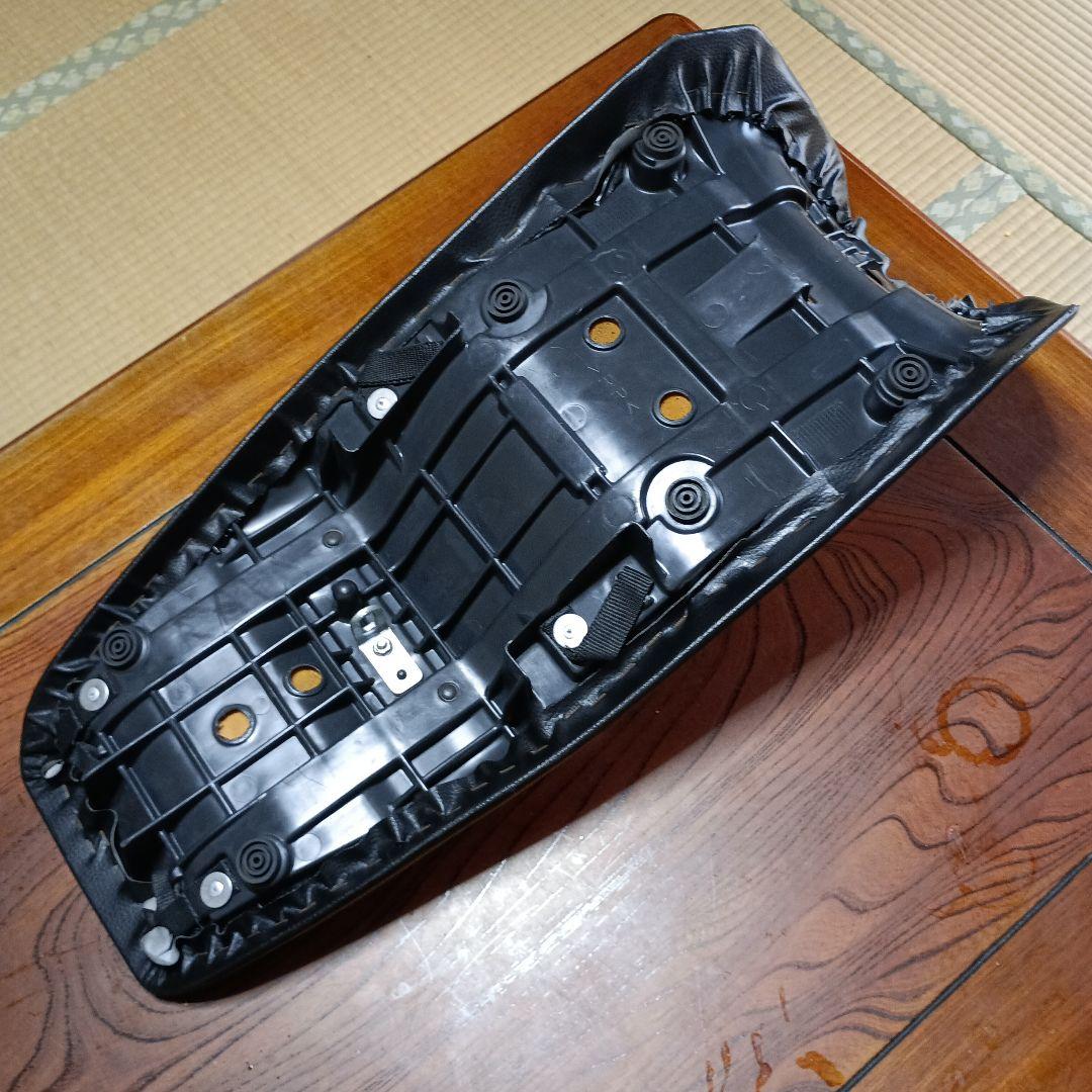 ヤマハYBR250用ローダウンシート　足付きが断然良くなります