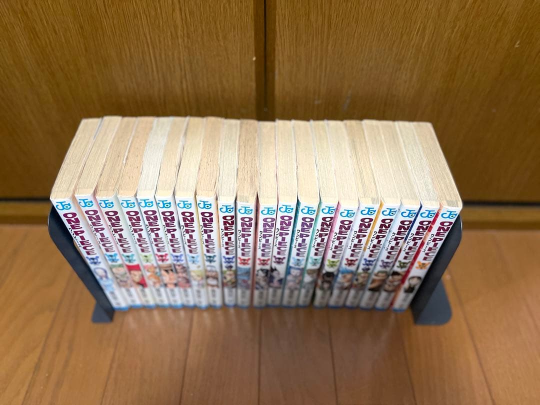 【送料無料】ワンピース　1巻〜95巻＋関連本　＊87〜92巻不足