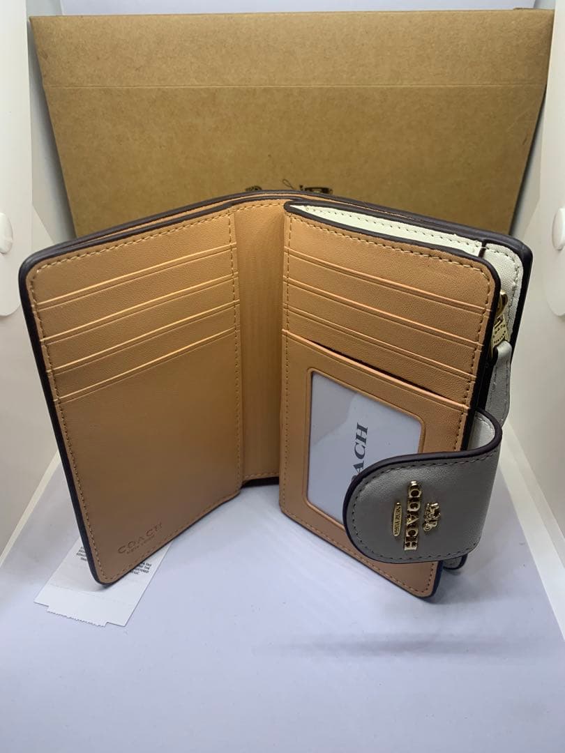 COACH　コーチ　C0082　二つ折り財布　チョーク×グレイシャーホワイト