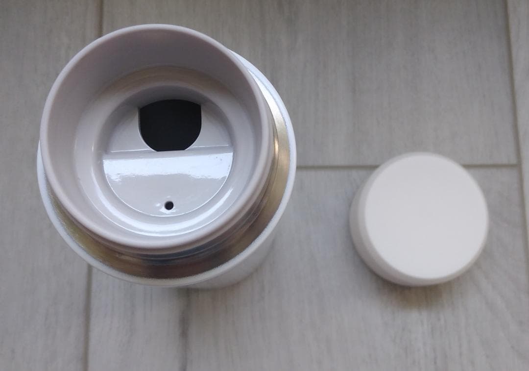非売品　mercedes－Benz　二層ステンレス真空保温ボトル　450ml♪