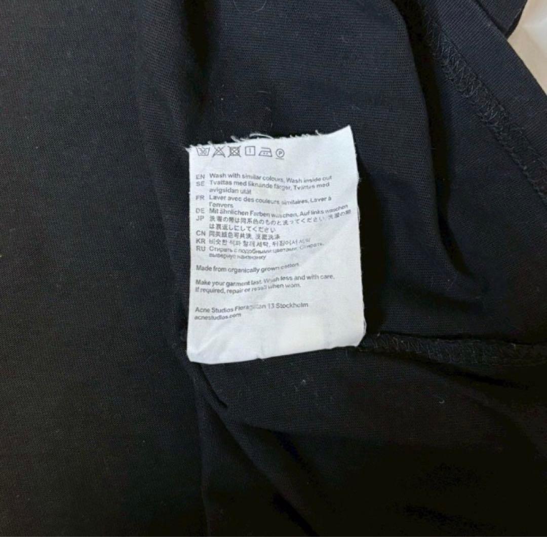 Acne Studios ブラック Tシャツ　ミラー　フェイスロゴ　シンプル