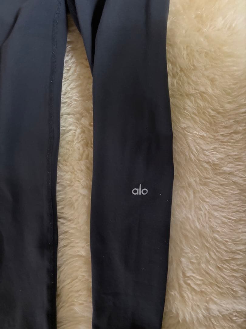 alo ロゴ入りヨガパンツ グレー