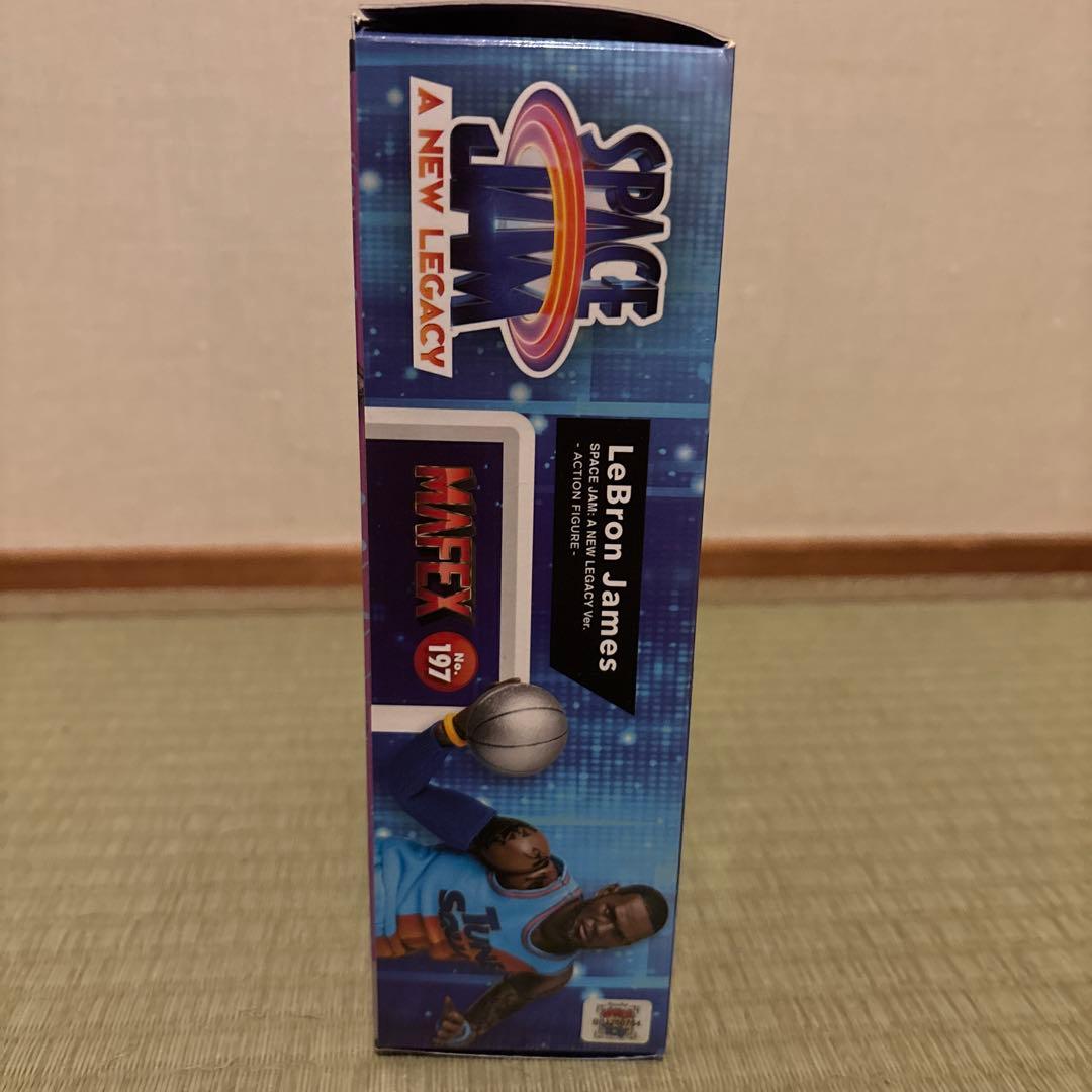 レブロンジェームズフィギュア