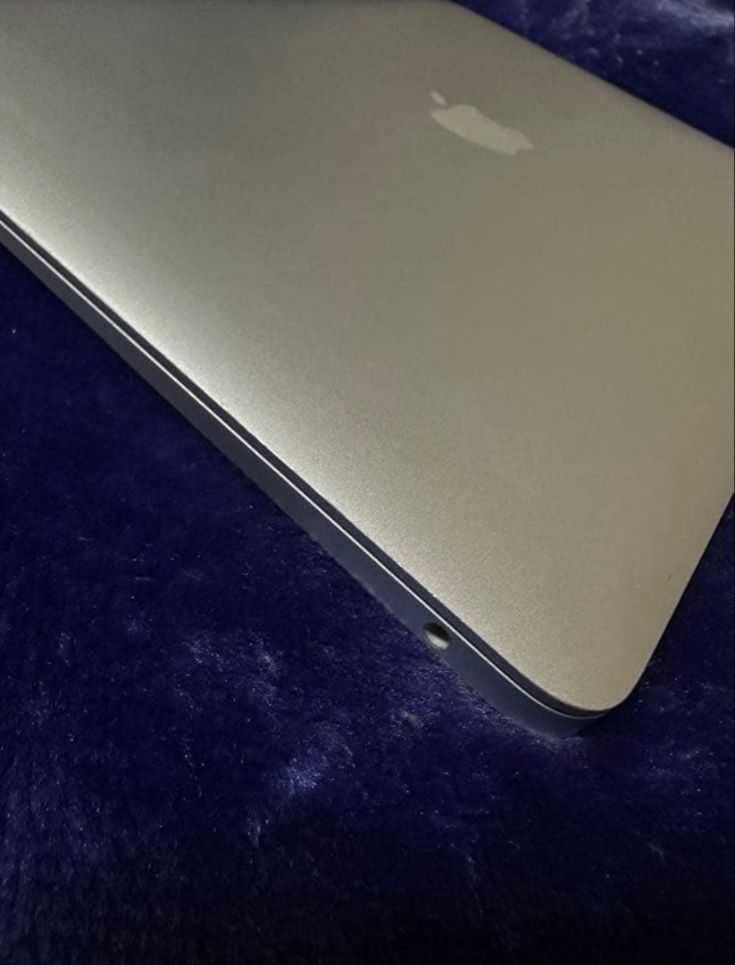 MacBook Air13インチ 256GB SSD、8GBメモリ充電器付