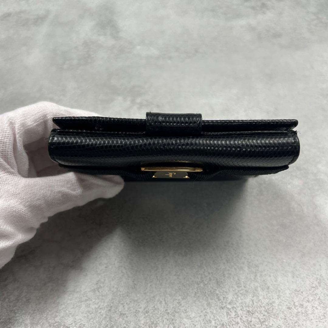 専用　Ferragamo ヴァラリボン レザー 折り財布 レディース 8305