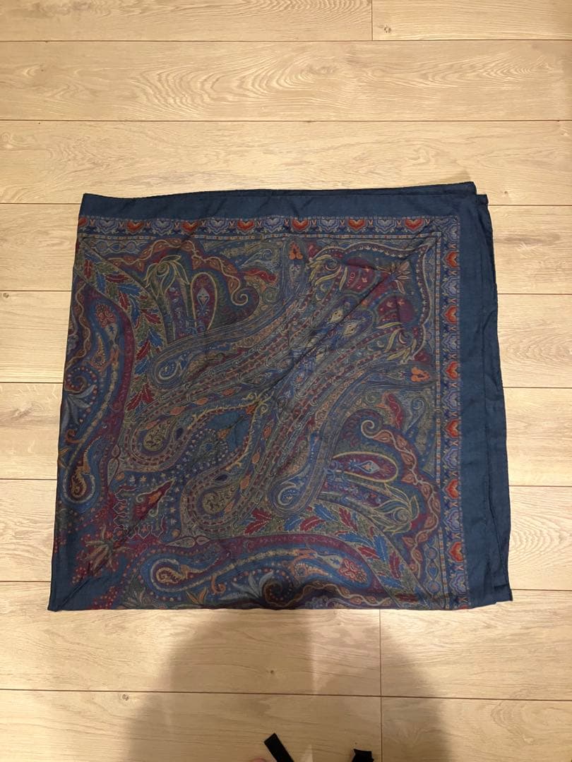 ETROエトロ　ペイズリー柄ストール ウール／シルク　大判　約134×134