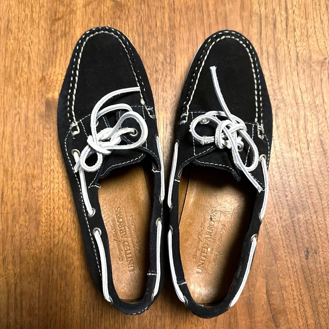 UNITED ARROWS の濃紺スウェードのデッキシューズ(美品)