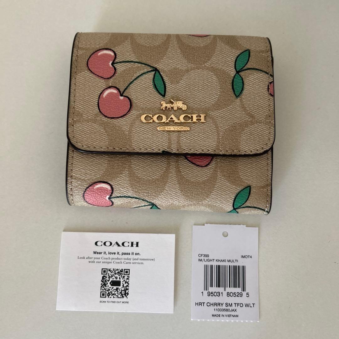 COACH チェリー柄 三つ折り財布